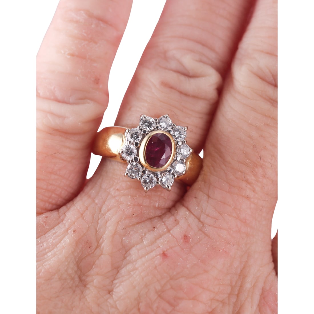 18k Gold Diamond Ruby Cluster Ring - 4