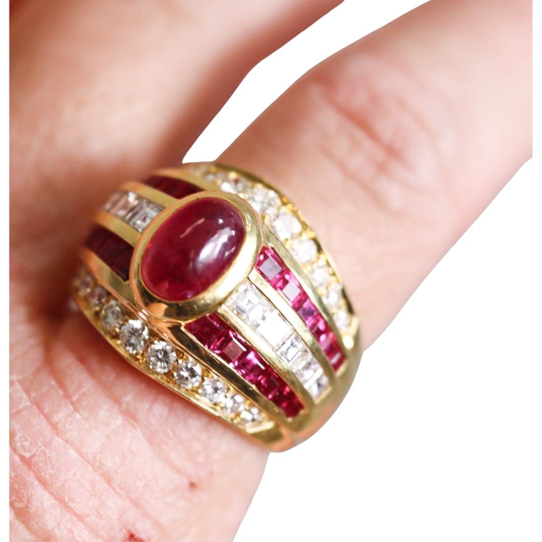 18k Gold Diamond Cabochon Ruby Cocktail Ring - 4