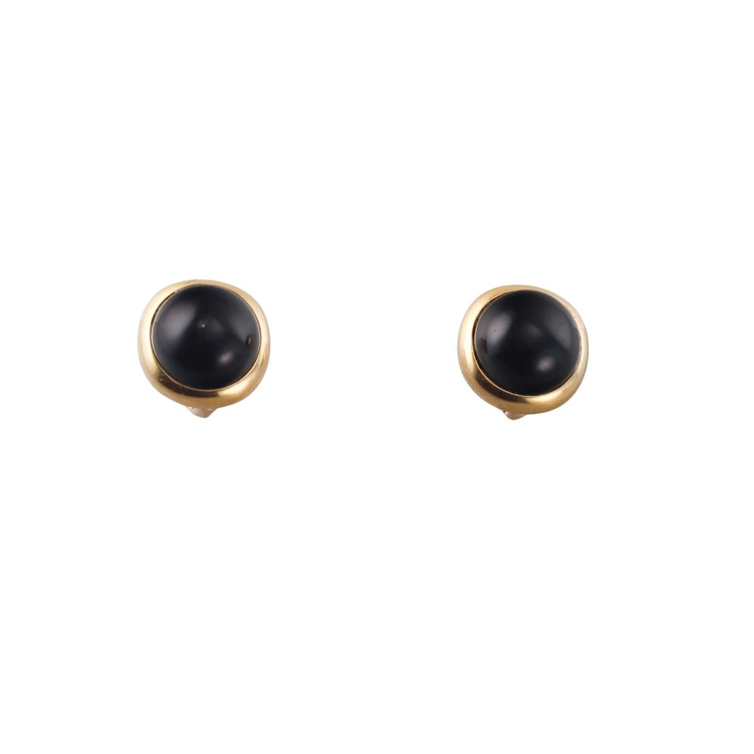 Tiffany & Co 18k Gold Onyx Button Earrings: Metal : 18k Yellow Gold Designer : Tiffany & Co Gemstone : Onyx 13.5mm (one has a chip) Measurements : Earrings are 16.5mm in diameter. Marked: : Tiffany & Co, 18k. Weight: