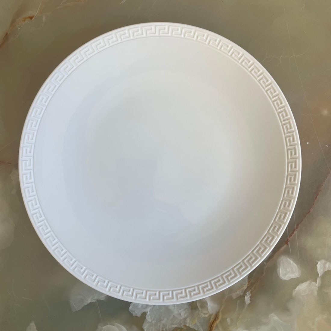 6pc Versace by Rosenthal La Medusa White Salad Plate 10222: Material : Porcelain Designer : Versace 10222 Measurements : 22cm Marked: : Versace La Medusa Condition: : Brand New in Box. Additional: Brand new, old stock. Just purchased in