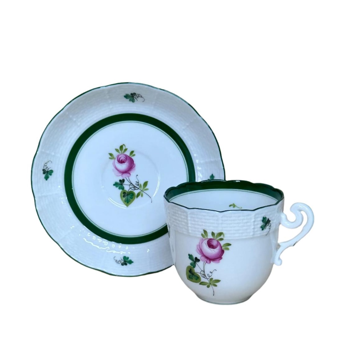 24pc for 12 Herend Vienna Rose Cup & Saucer Flat Demitasse Set 719 706: Material : Porcelain Designer : Herend Measurements : Coffee cup - 2 5/8" (H) x 3 1/2"(W), Saucer dish - 5 1/2" Marked: : Herend Hungary, Hand painted 719-2-00/VRH 706-1-00/VRH Condition: