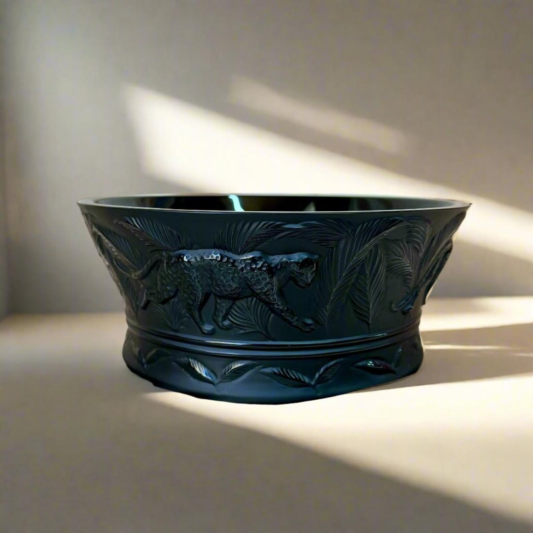 Lalique Crystal Coupe Jungle Noire Limited Edition Bowl 10037800: Material : Crystal Designer :Lalique Measurements : H: 4'' D: 9 7/8'' Marked: : Lalique Condition: : New/Store Sample Additional: Box