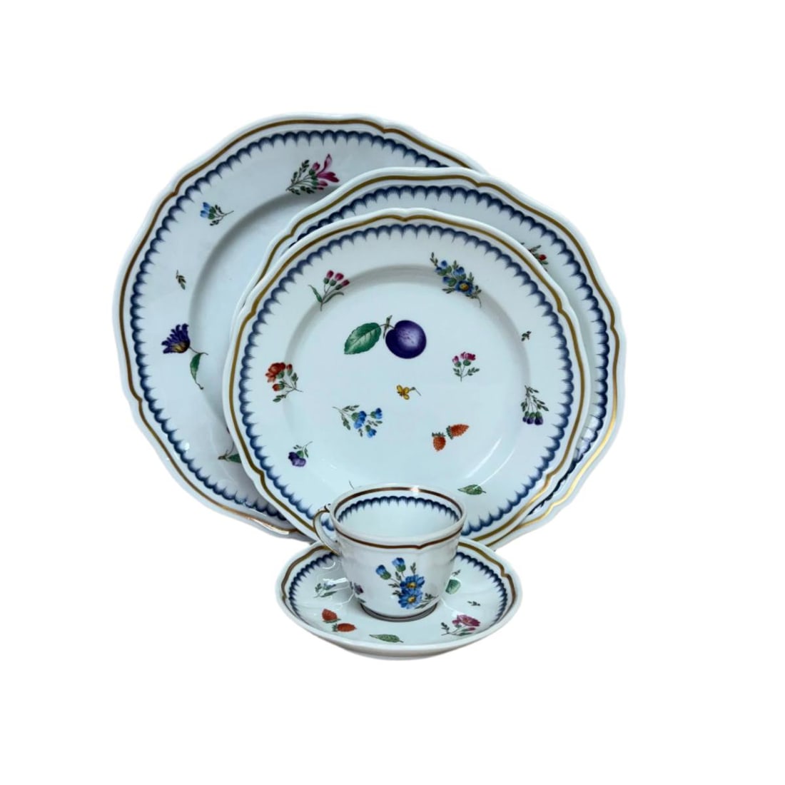 5 pc Richard Ginori Antico Doccia Italian Fruits Dinner Place Setting: Material : Porcelain Designer : Richard Ginori Measurements : Dinner Plate D: 10 1/2'', Soup Plate D: 9 2/8'', H: 1 1/2'', Desert Plate D: 8 2/8'', Coffee Cup D: 2 3/8'', H: 2'', Saucer D: 5'' Marked: