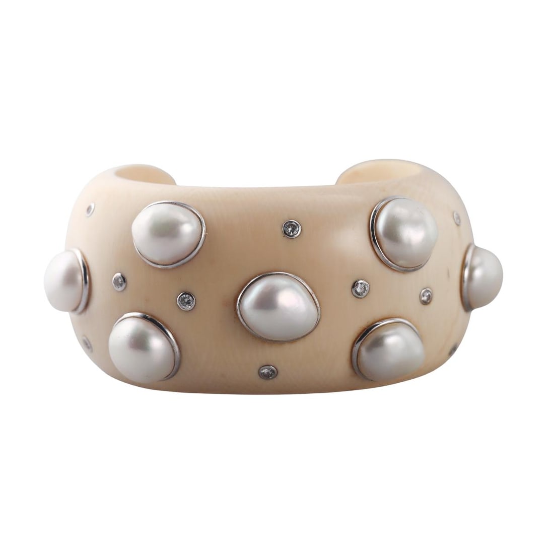 Trianon 18k Gold Pearl Diamond Cuff Bracelet: Metal : 18k Gold Designer : Trianon Gemstone : Diamonds approx. 0.50ctw, Mabe pearls. Measurements : Bracelet will fit approx. 6.5" wrist and is 38mm wide.Opening gap is 30mm wide. Marke