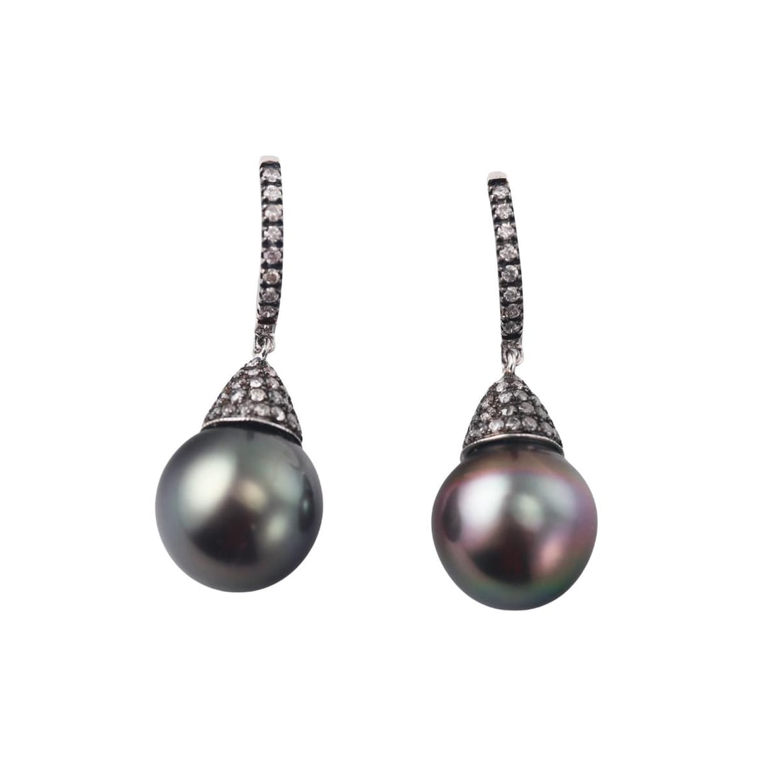 18k Gold Black South Sea Pearl Diamond Earrings: Metal : 18k White Gold Designer : Not Signed Gemstone : Black SS pearls 13mm, Diamonds approx. 0.60ctw. Measurements : Earrings 37mm long. Marked: : 750. Weight: : 10.7 grams Condition: : Excellent.