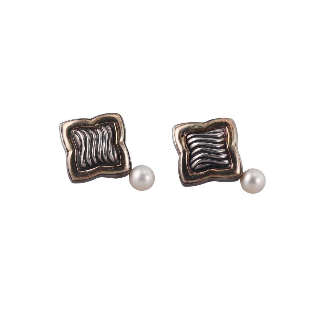 David Yurman Quatrefoil 18K Gold Sterling Silver Pearl Earrings: Metal : 18K Yellow Gold, Sterling silver Designer : David Yurman Gemstone : Pearls 5mm Measurements : Earrings are 21mm long and 16.5mm wide Marked: : 750, 925, D.Y. Wei