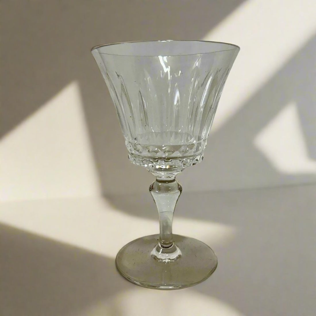 Set of 6 Baccarat Piccadilly Water Goblet: Material : Crystal Designer : Baccarat Measurements : D: 3 3/4'',H: 6'' Marked: : Baccarat Condition: : New, store sample Additional: Comes with box and the box is not in good