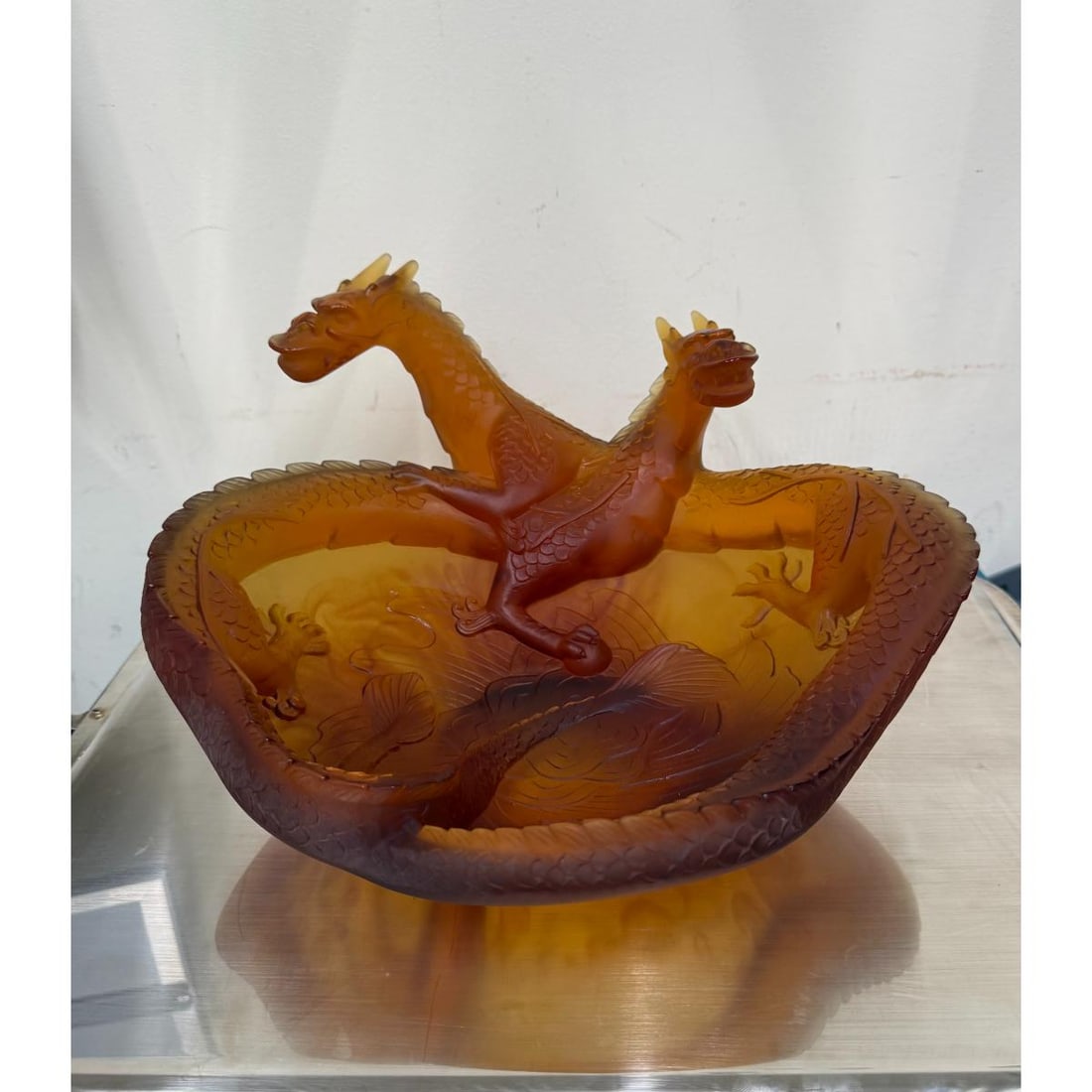 Daum Coupe MM Dragon Crystal Bowl Figurine 05172: Material : Crystal Designer : Daum Measurements : 24 x 28 x 33 cm Condition: : Mint, in box. Additional: Limited edition of 888 pieces. Comes in original box, with COA.