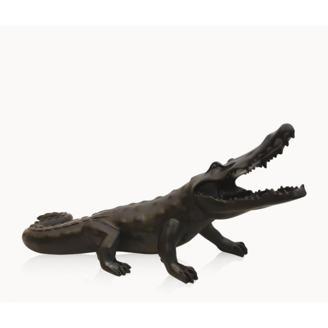 Daum Wild Crocodile Noir Crystal Sculpture 05325-2: Material : Crystal Designer : Daum Measurements : L 25 x W 6.8 x H 29.5cm Condition: : Mint, in box. Additional: Limited edition of 99 pieces. Comes in original box, with COA.