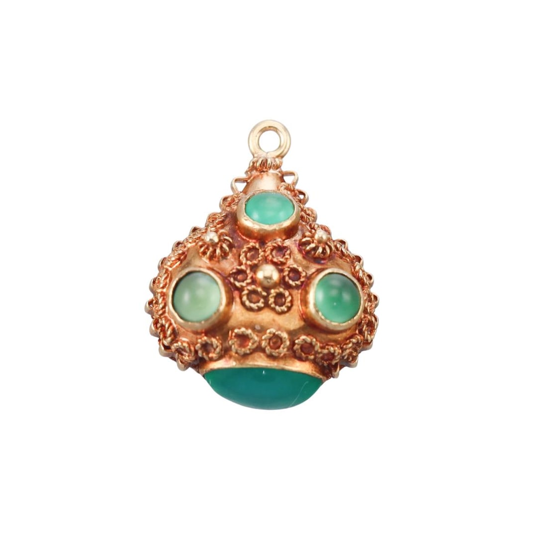 Antique 18k Gold Green Agate Pendant Charm: Metal : 18k Yellow Gold Designer : Not Signed Gemstone : Green agate. Measurements : Pendant is 26mm x 20mm. Marked: : 750. Weight: : 7.6 grams Condition: : Excellent. Additional: n/a