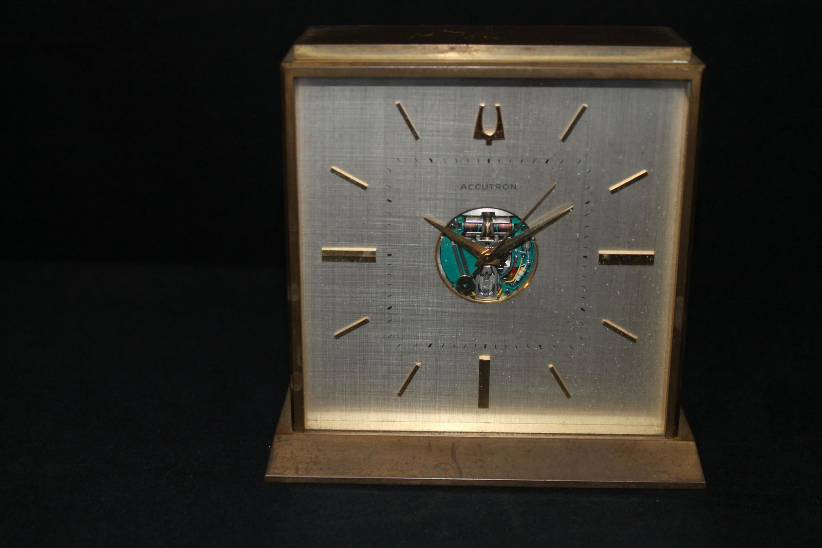 Accutron desk clock (1 of 3)