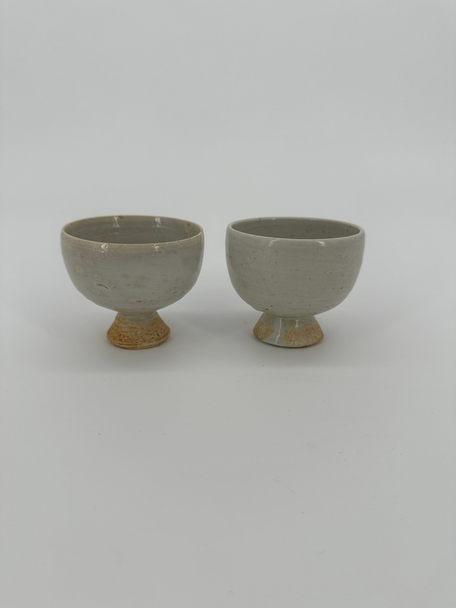 2 pcs of Korean Cups, 17-18th century Each size: 2 1/2"H * 2 1/4": 2 pcs of Korean Cups, 17-18th century Each size: 2 1/2"H * 2 1/4"