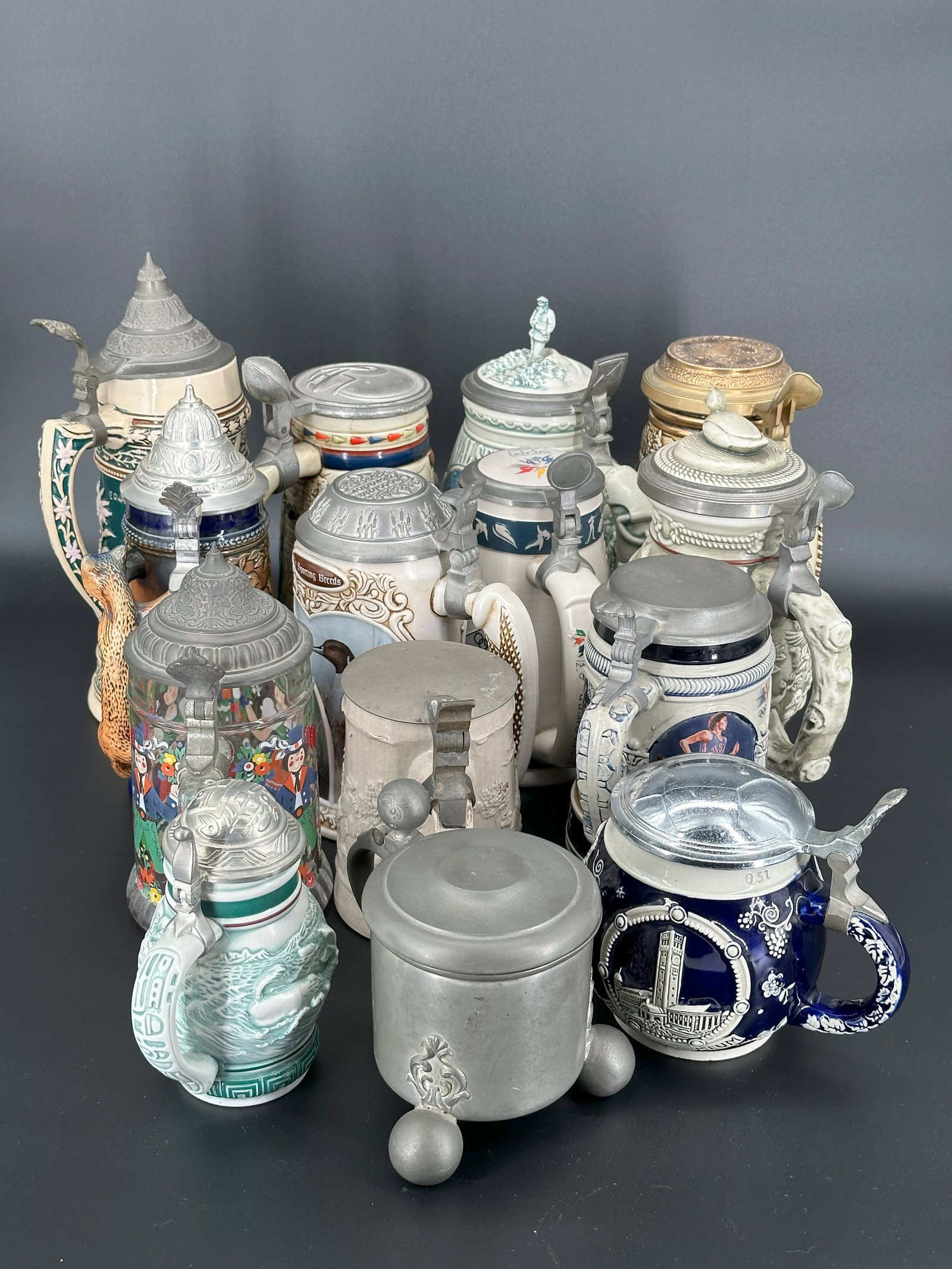 A Compose Lot Of 14 Pcs Of Beer Cup.: A Compose Lot Of 14 Pcs Of Beer Cup.