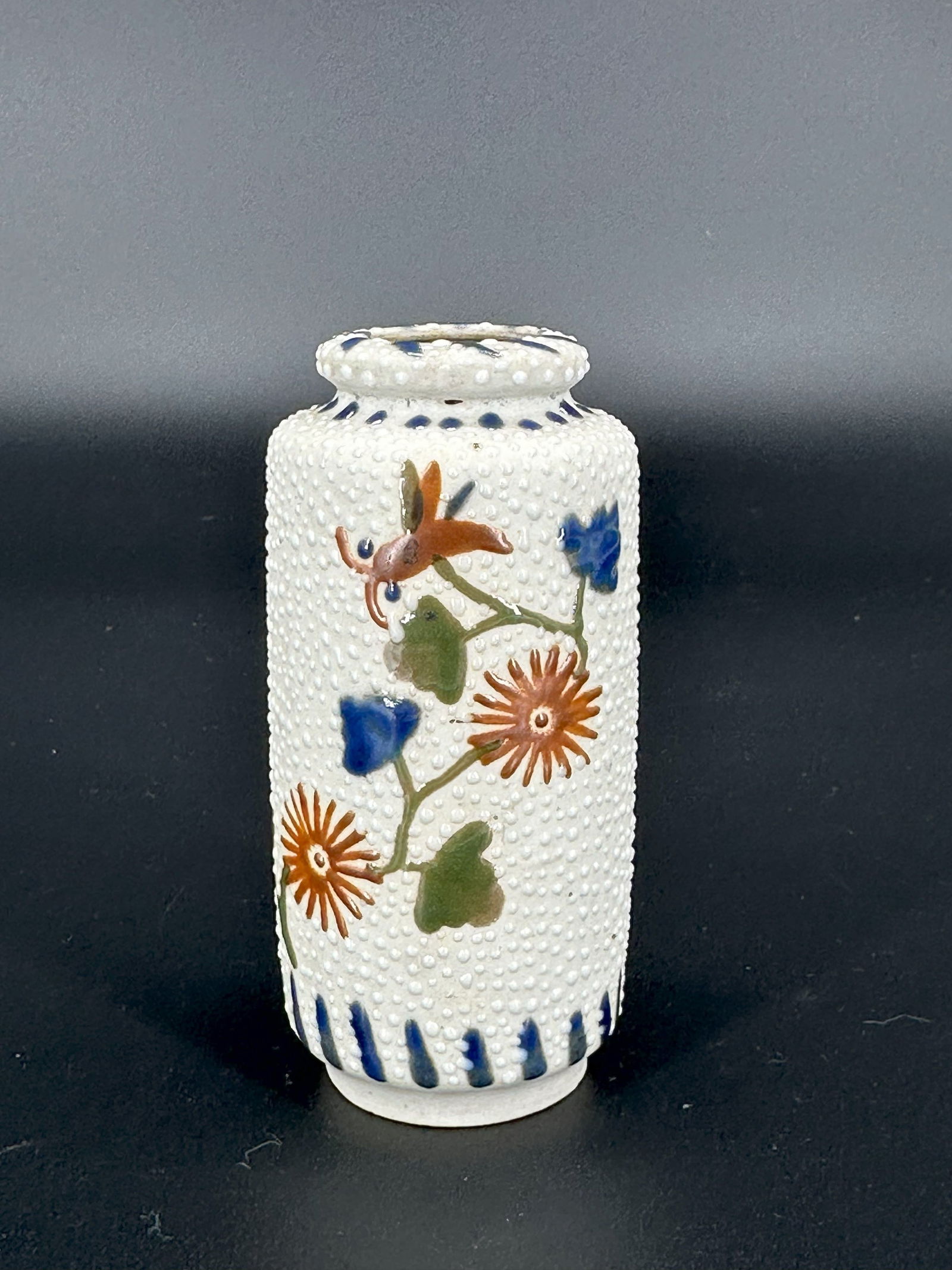 19th-20th Century ,A Small Chinese Procelain Vase (1 of 3)