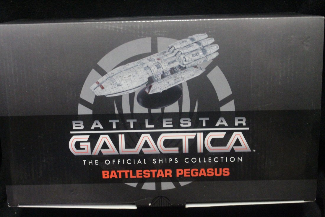 BATTLESTAR GALACTICA BATTLESTAR PEGASUS EAGLEMOSS (1 of 1)