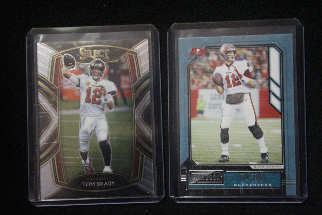 2020 Panini Select Red Club Level & Playbook Tom Brady (1 of 2)