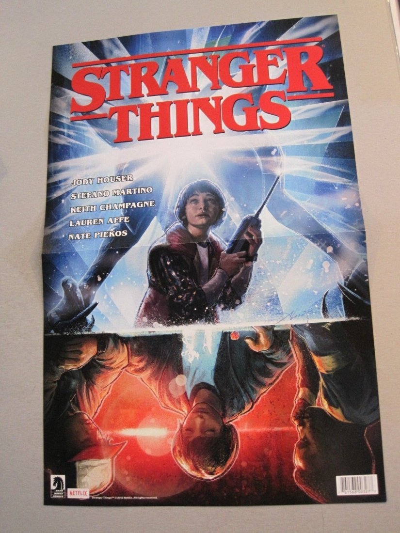 STRANGER THINGS PROMO FOLDED POSTER 17 X 11 DARK HORSE NETFLIX 2018: STRANGER THINGS PROMO FOLDED POSTER 17 X 11 DARK HORSE NETFLIX 2018
