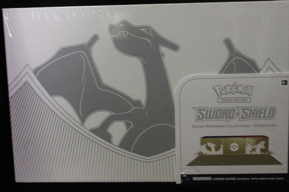 POKEMON ULTRA PREMIUM CHARIZARD BOX SEALED UNOPENED (1 of 1)