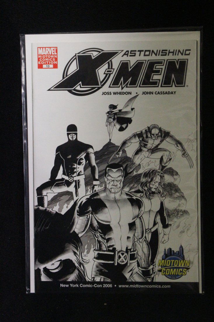 ASTONISHING X-MEN #13 MIDTOWN COMICS BLACK AND WHITE VARIANT COVER (1 of 1)