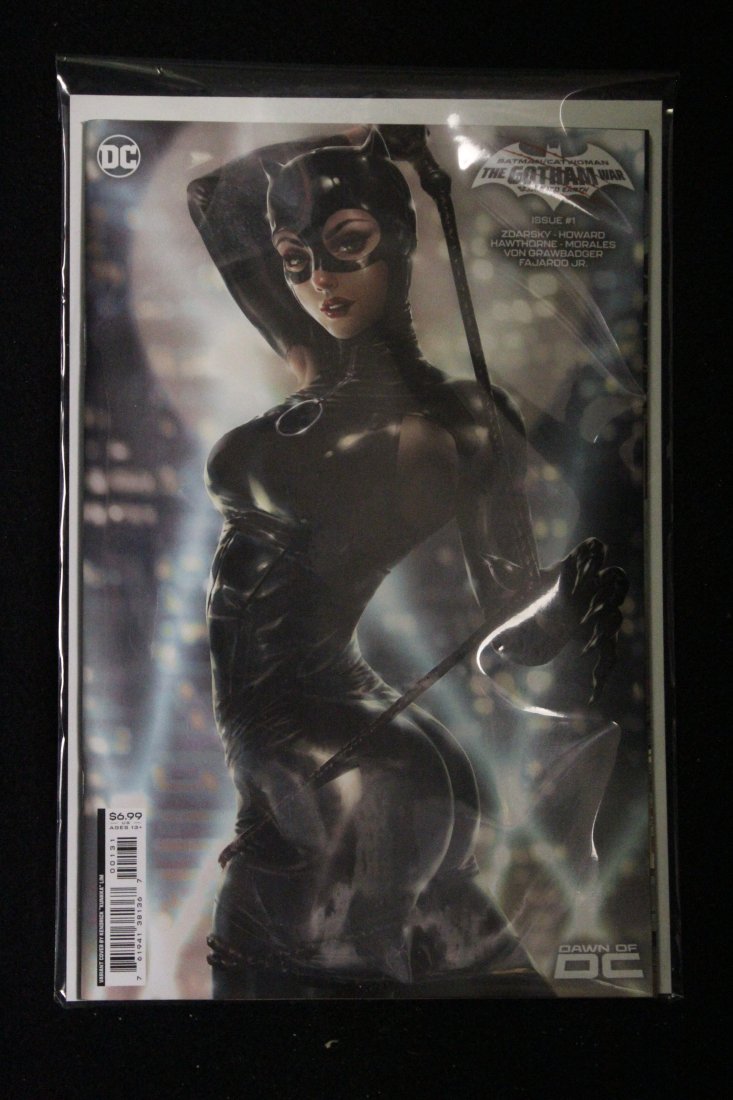 BATMAN CATWOMAN THE GOTHAM WAR #1 KUNKKA VARIANT COVER (1 of 1)