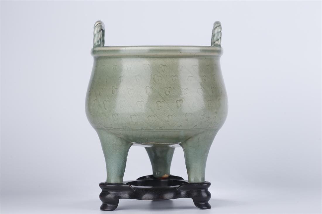 A PORCELAIN CENSER. (1 of 9)