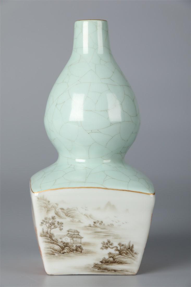 A GOURD-SHAPED PORCELAIN BOTTLE, RU KILN. (1 of 8)