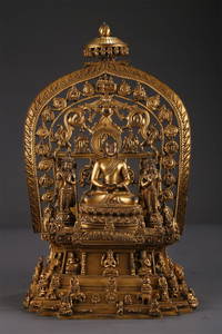 A TIBETAN GILT BRONZE SAKYAMUNI BUDDHA STATUE.