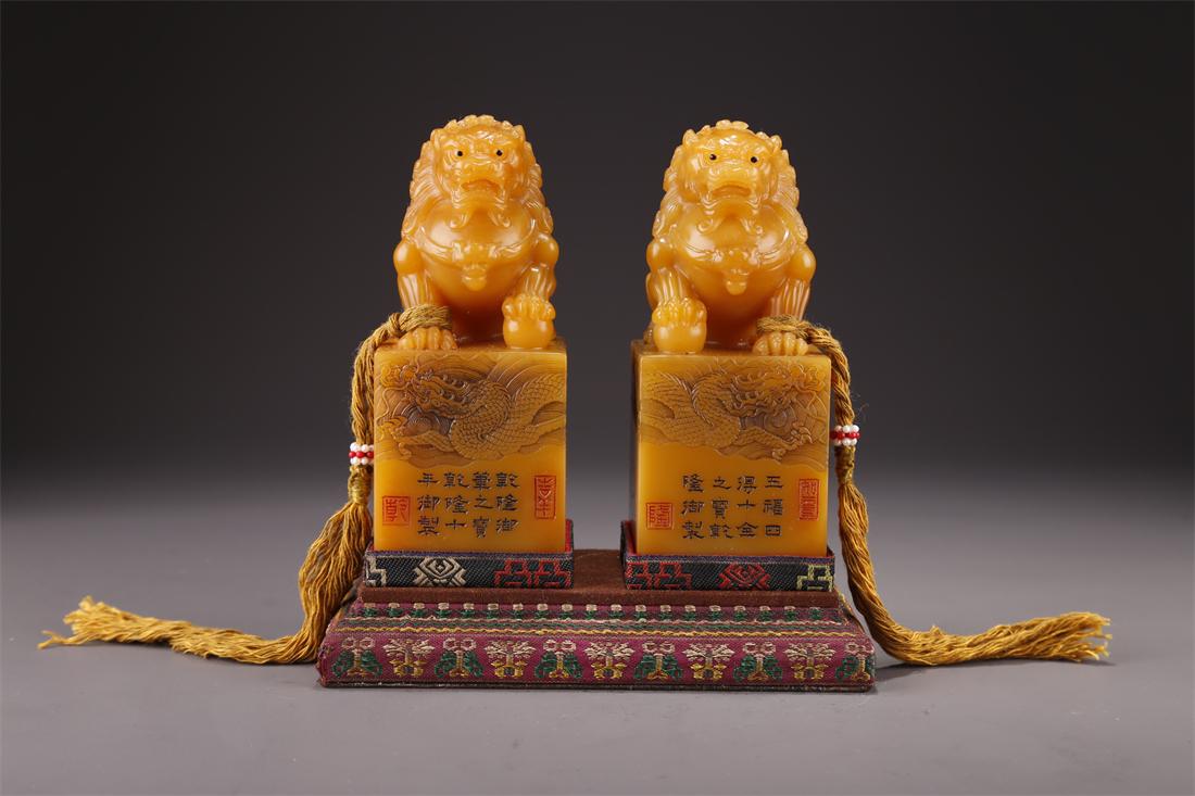 A PAIR OF TIANHUANG STONE LION-KNOB SEALS. (1 of 10)