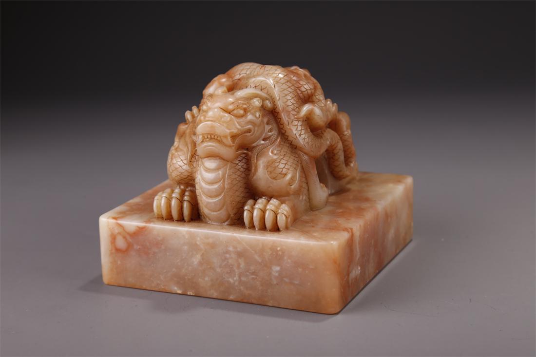 A SHOUSHAN STONE DRAGON-KNOB SEAL. (1 of 9)