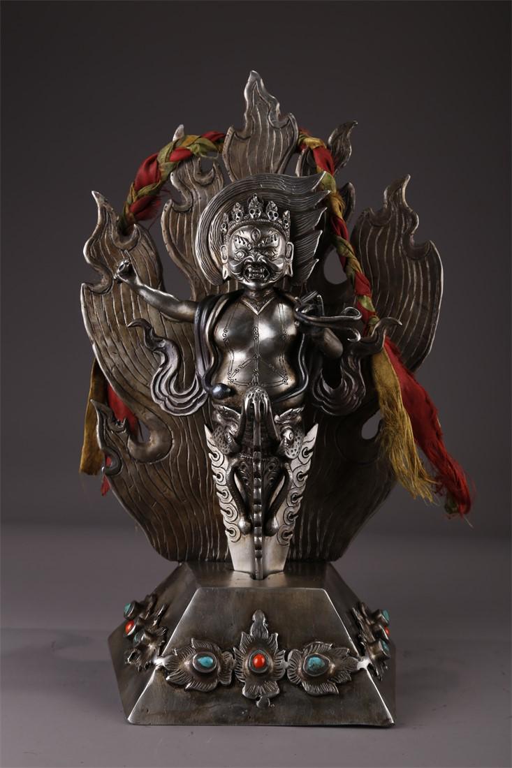 A TIBETAN CAST IRON IMPLEMENT VAJRA "JUE". (1 of 10)