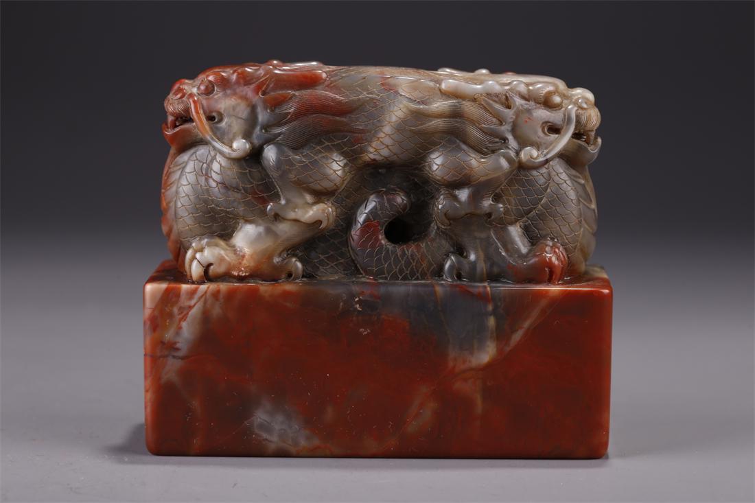 A SHOUSHAN STONE DRAGON-KNOB SEAL. (1 of 9)