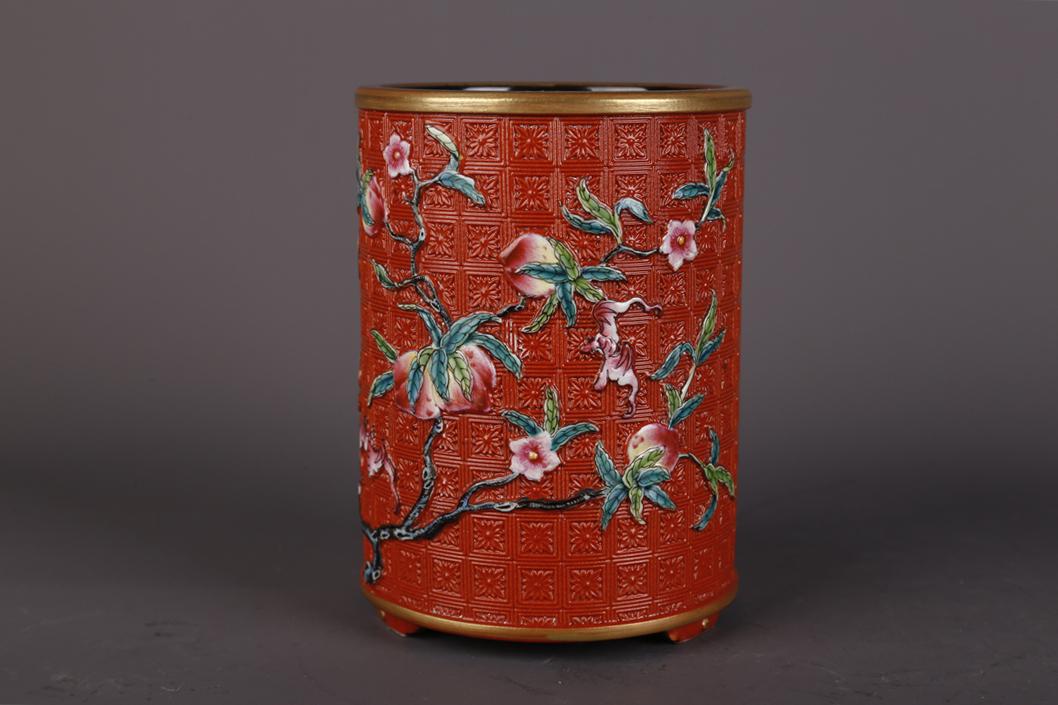A FAMILLE ROSE PORCELAIN BRUSH POT. (1 of 9)