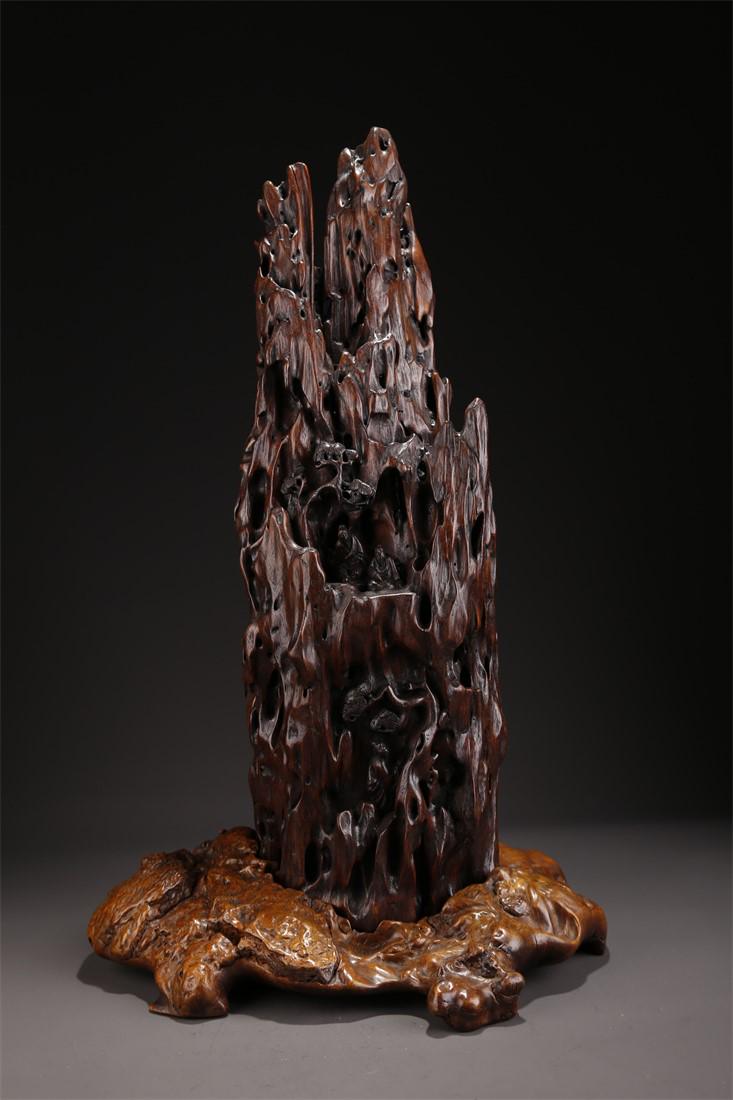 AN AGALWOOD ROCKERY CARVING WITH PINE DESIGN. (1 of 11)