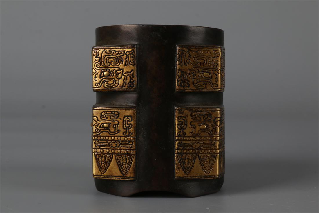 A GILT BRONZE SQUARE BOTTLE. (1 of 9)