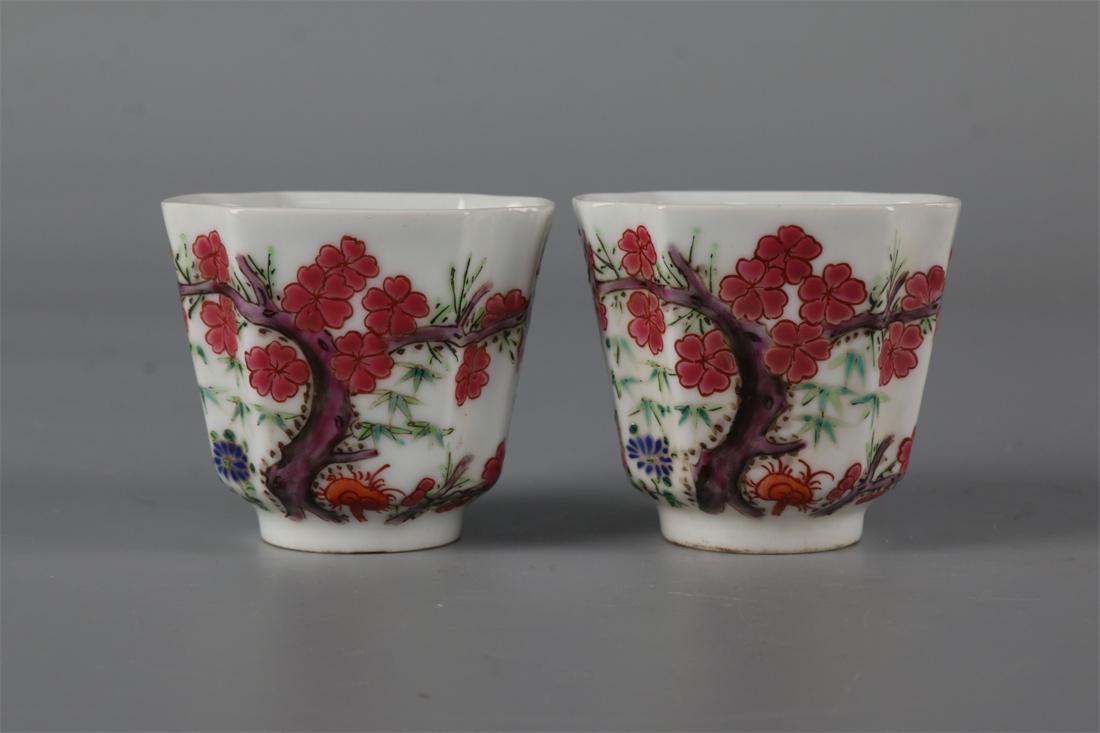 A PAIR OF FAMILLE ROSE PORCELAIN SQUARE CUPS. (1 of 9)