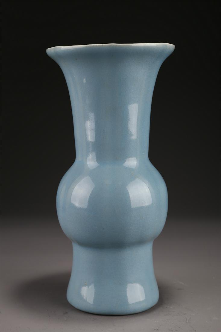 A PORCELAIN VESSEL "GU", RU KILN. (1 of 9)