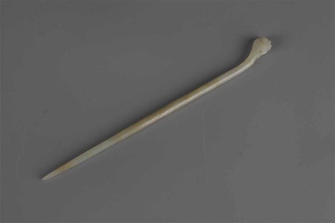 A HETIAN JADE HAIRPIN. (1 of 7)