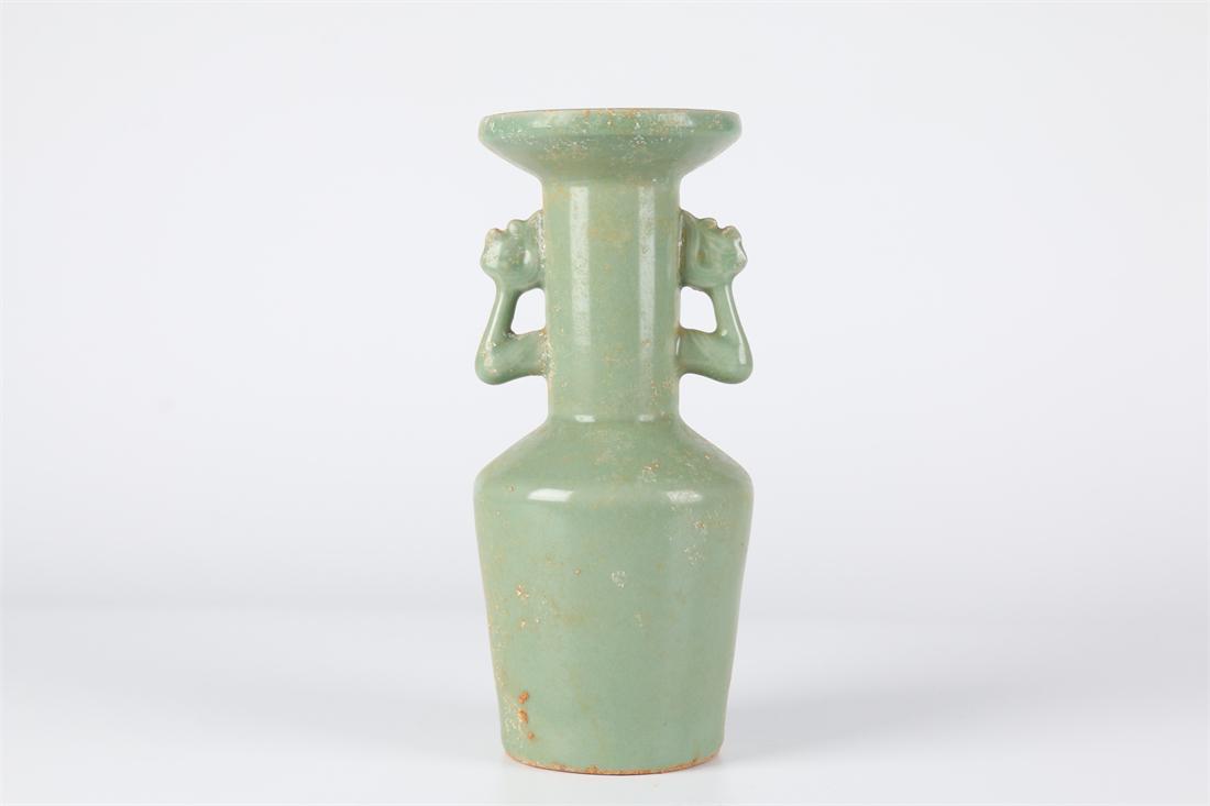A GREEN PORCELAIN BOTTLE, LONGQUAN KILN. (1 of 6)