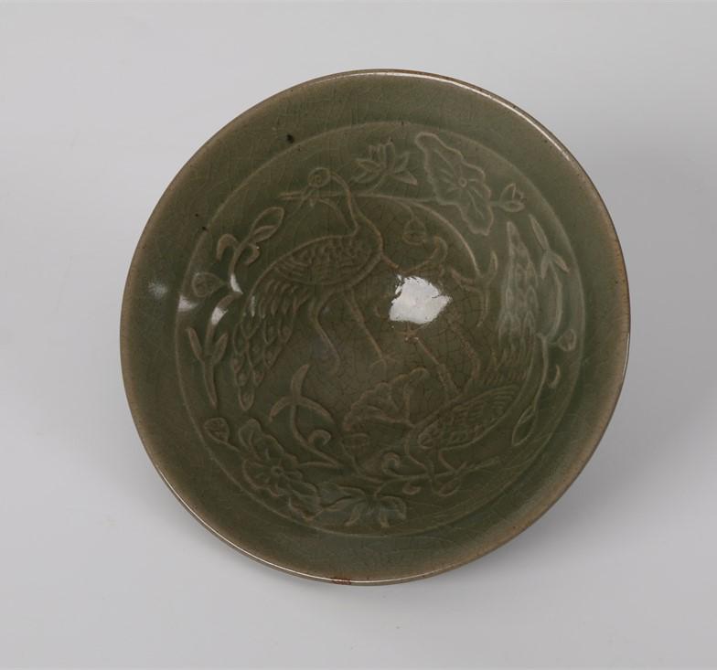A HAT-SHAPED PORCELAIN BOWL, YAOZHOU KILN. (1 of 7)