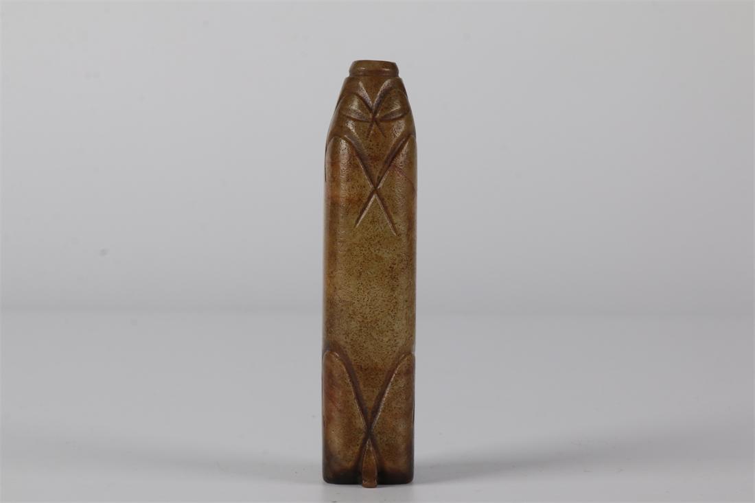 AN ANTIQUE JADE CARVING ORNAMENT. (1 of 9)