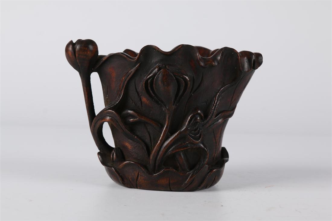 A LOTUS-LEAF-SHAPED AGALWOOD BRUSH WASHER. (1 of 7)