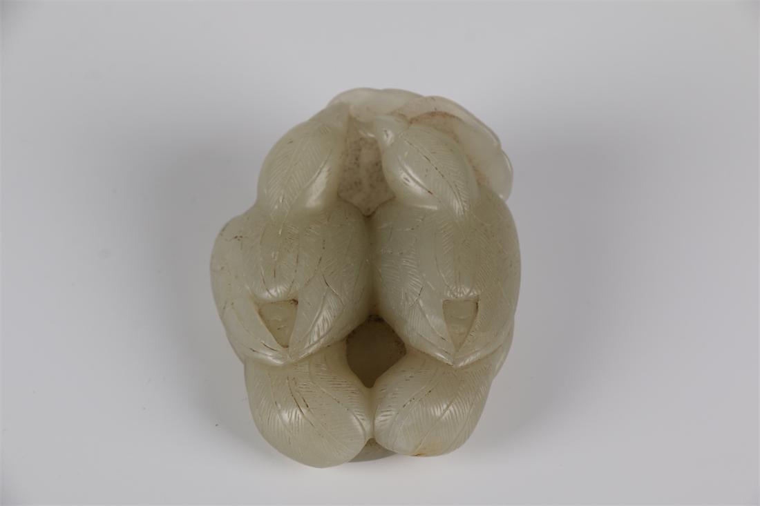A HETIAN JADE DOUBLE-BIRD CARVING ORNAMENT. (1 of 7)