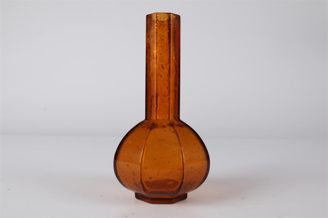 AN OCTAGONAL GLASS BOTTLE "DANPING". (1 of 7)