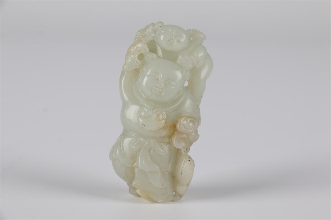 A HETIAN WHITE JADE FIGURE CARVING ORNAMENT. (1 of 7)