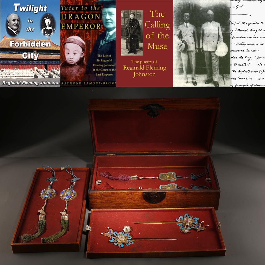 A SET OF GILT SILVER FILIGREE JEWELRY. (1 of 8)