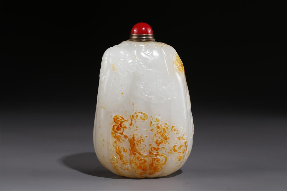 A HETIAN JADE SNUFF BOTTLE WITH MELON DESIGN. (1 of 9)