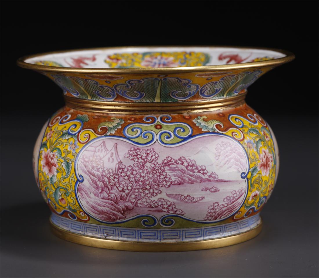 AN ENAMELED BRONZE REFUSE VESSEL "ZHADOU". (1 of 9)