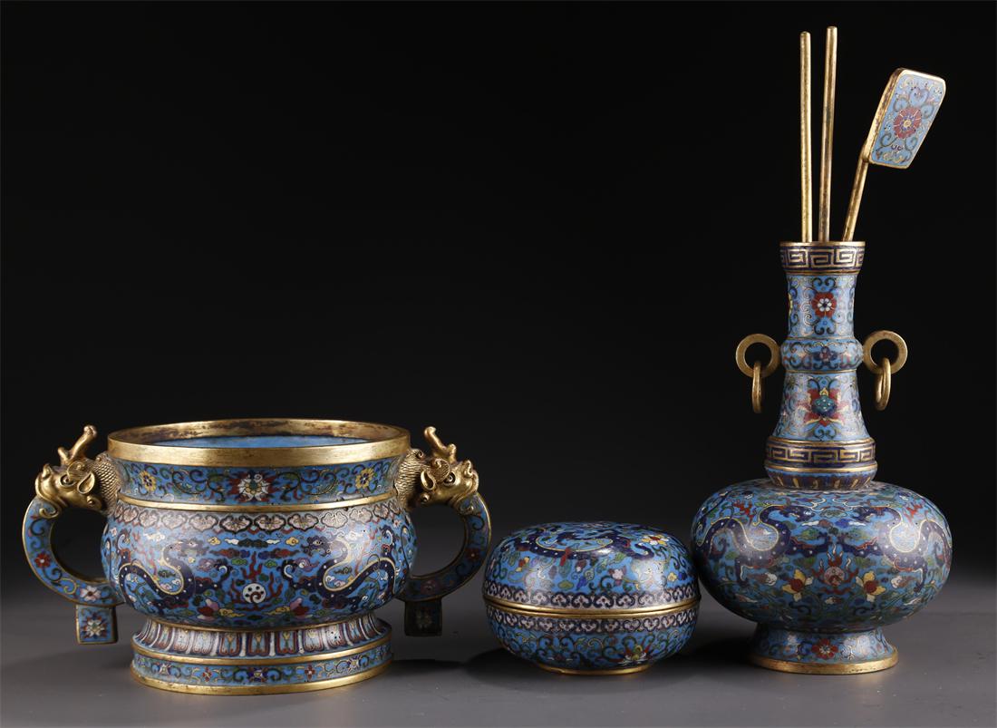 A CLOISONNE BRONZE CENSER, A BOTTLE AND A BOX. (1 of 9)