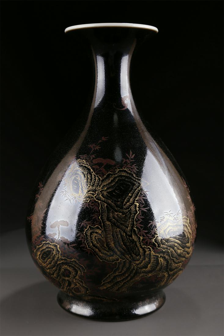A BLACK GLAZED PORCELAIN BOTTLE "YUHUCHUNPING". (1 of 9)