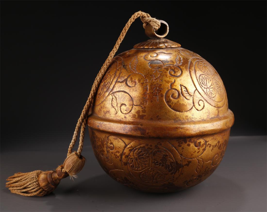 A GILT BRONZE BELL SCULPTURE. (1 of 9)